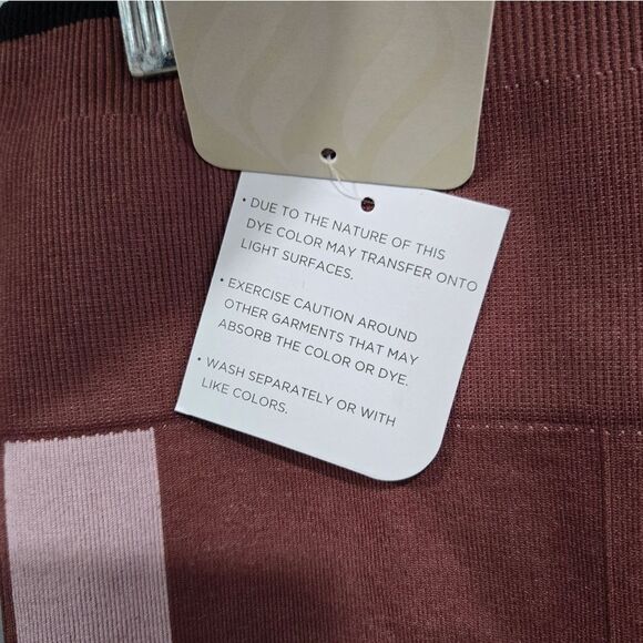 🐢 Fabletics High-Waisted Seamless Star Leggings Size XS/4 NWT - Picture 4 of 8